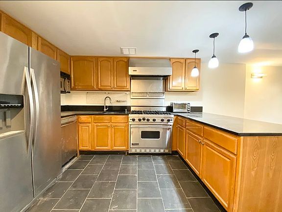 2nd image of 31 W 131st St #A