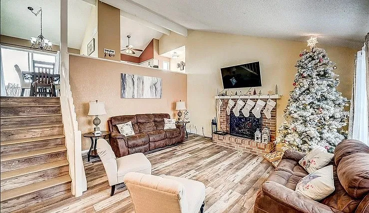504 S Laredo Cir — Photo 3