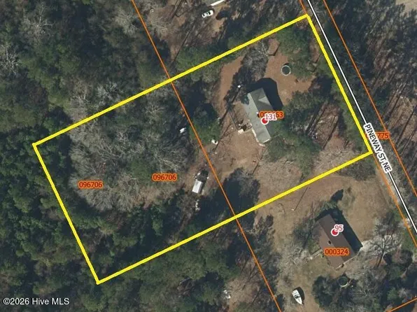 131 Pineway St NE, Whiteville, NC 28472