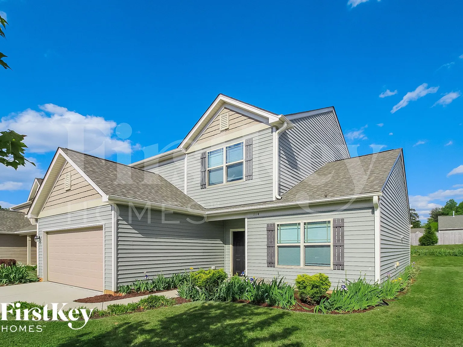 3 bed, 2.5 bath, 2496 sqft, $2,305 — Photo 3