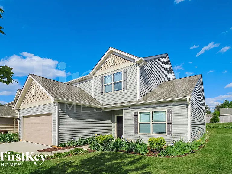 114 Rosemont Ln — Photo 2