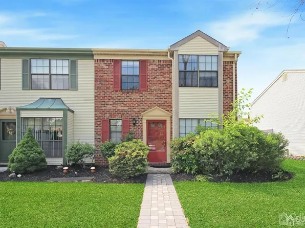 173 Chippenham Ct, Piscataway, NJ 08854