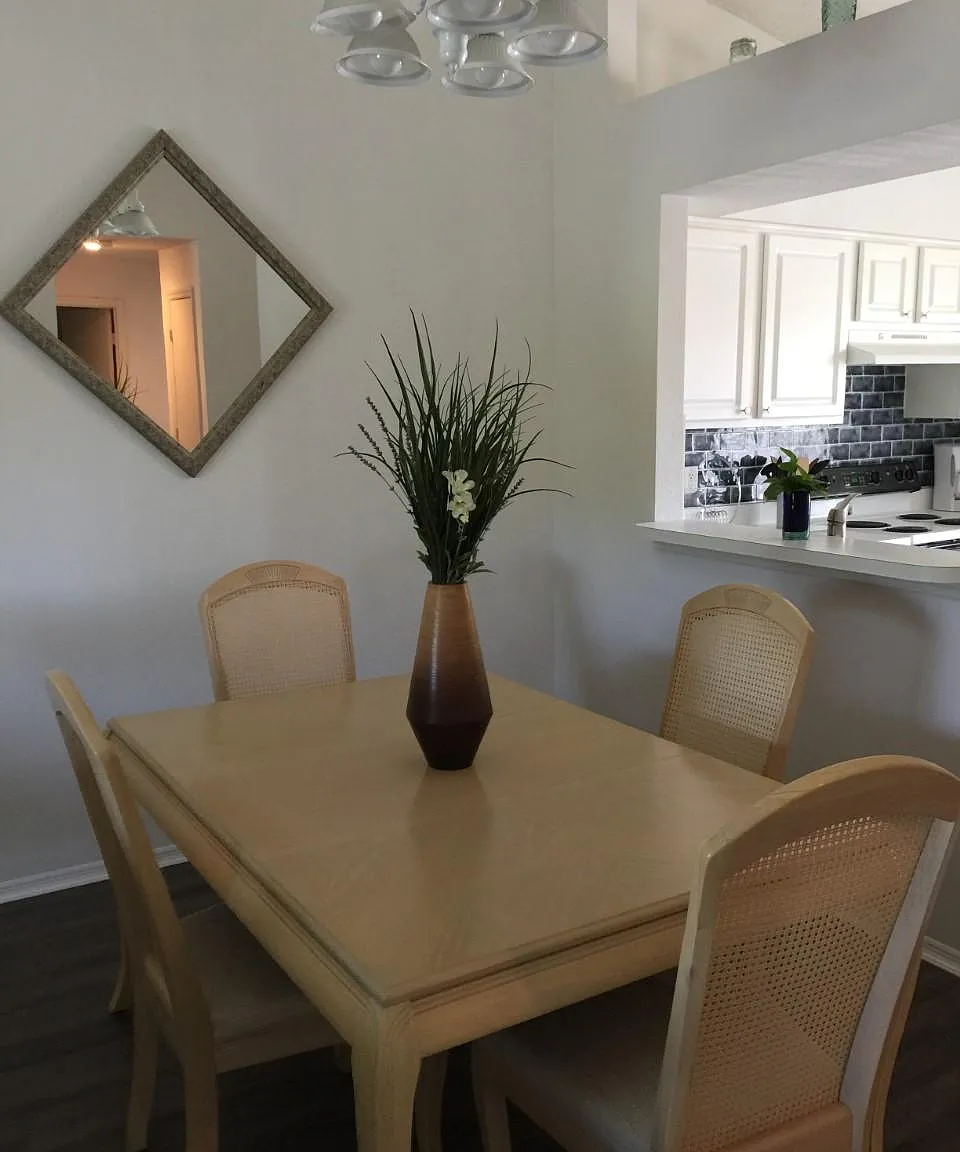 2 bed, 1013 sqft, $1,500 — Photo 3