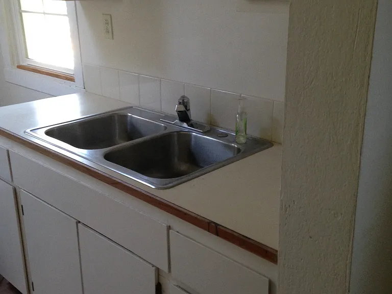 642 NW 11th St #2 — Photo 2