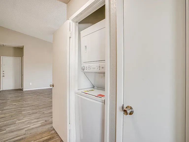 Portofino Apartments — Photo 11