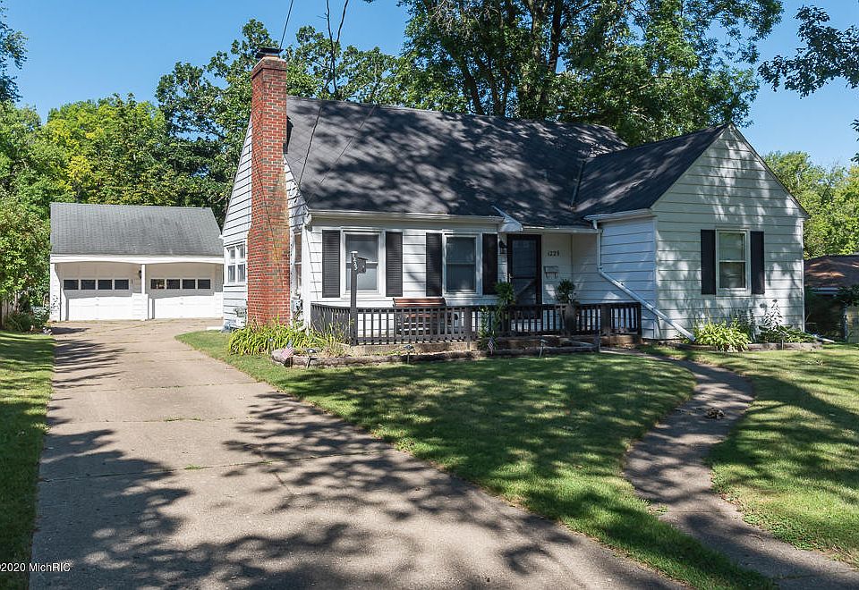1st image of 1229 N Fletcher Ave