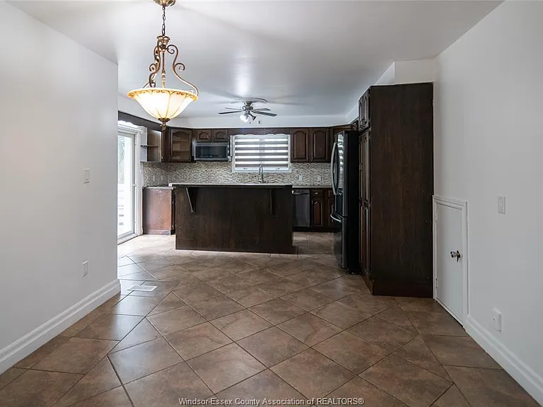 16 Eugenie St #UPPER — Photo 9