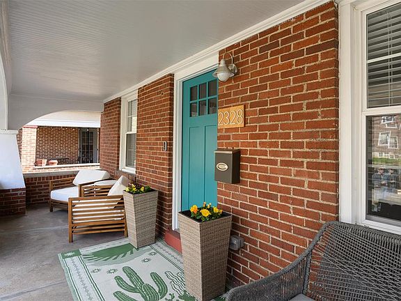 5th image of 2328 Bellevue Ave