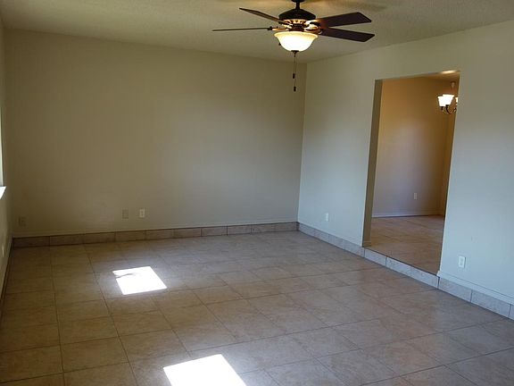 2nd image of 3544 Hillside Dr