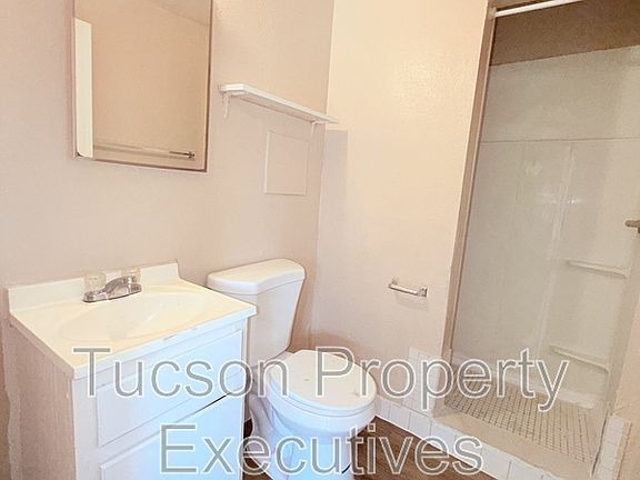 3rd image of 2411 S 6th Ave APT 8