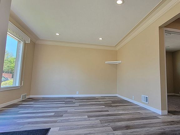 2nd image of 1112 Edgar St