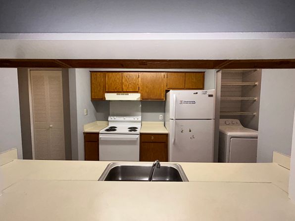 30 Mathews Dr #304