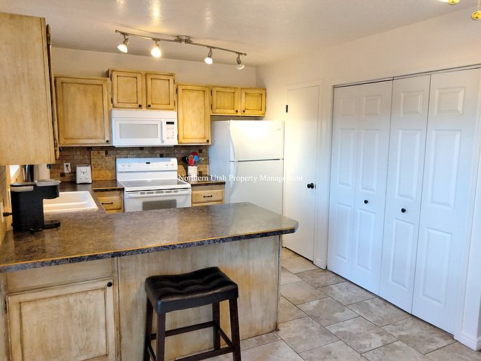 5 Kitchen View 2_10172022