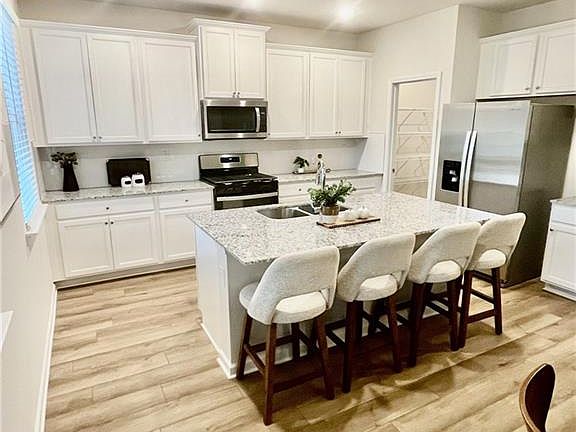 7th image of this home