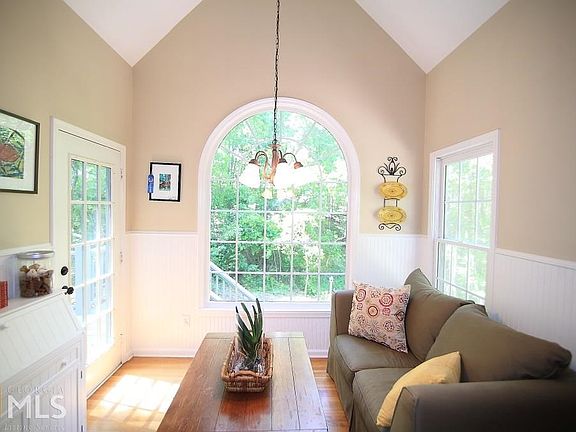 4th image of 500 Wisteria Dr