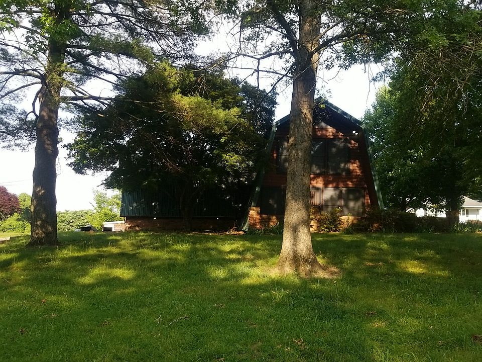 1st image of 902 Melody Ln