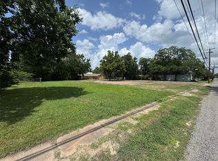 300 W 10th St, Bonham, TX 75418