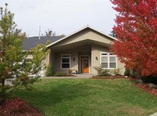 306 Brandy Ln, Grants Pass, OR 97527