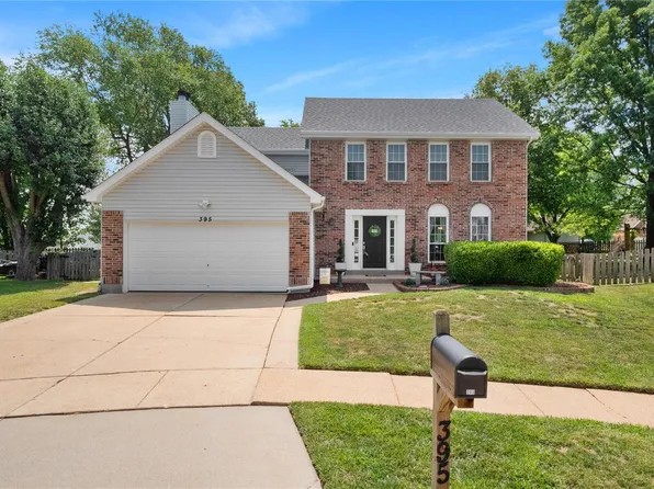 395 Oak Park Village Dr, Grover, MO 63040