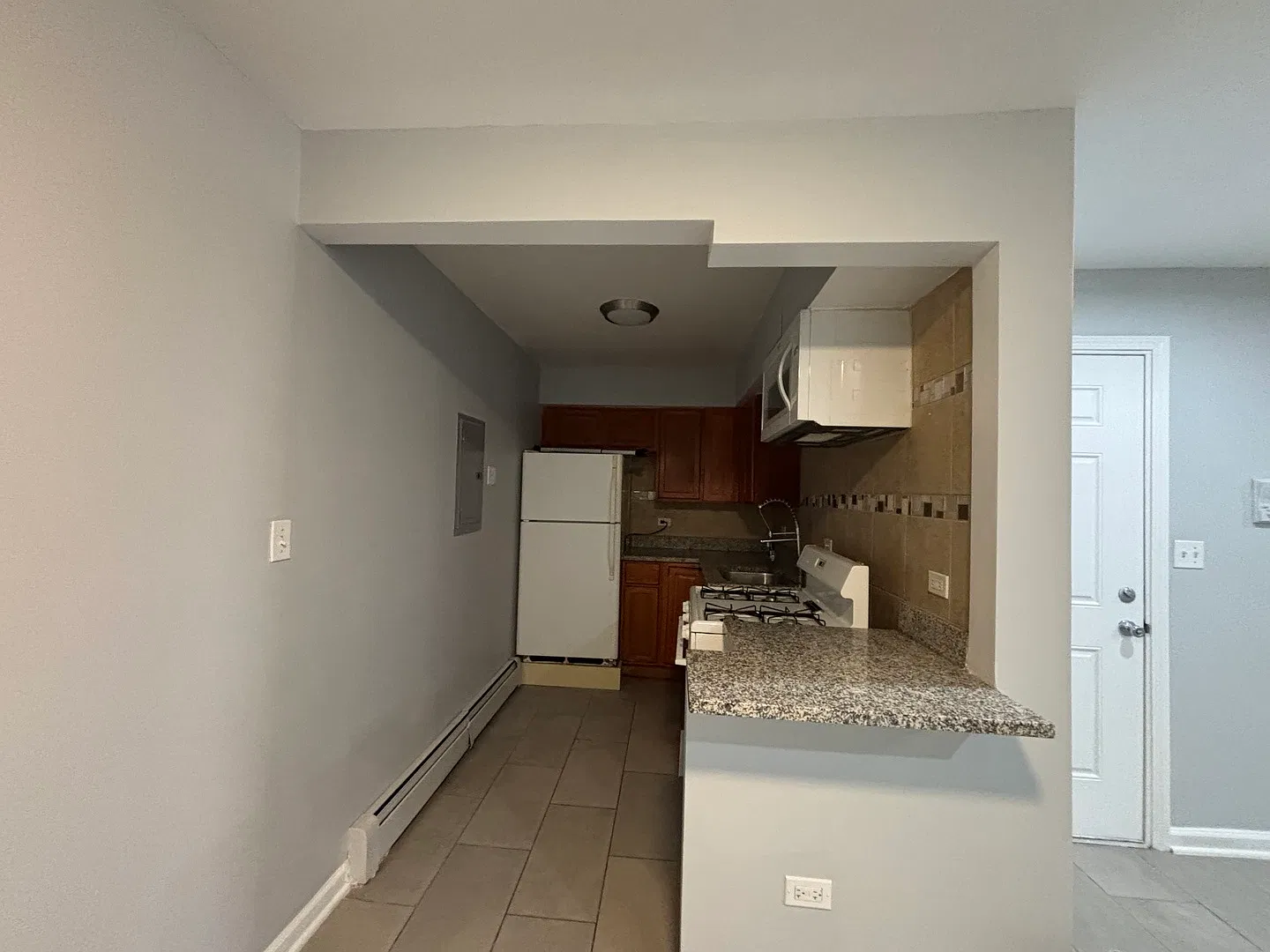 1 bed, 600 sqft, $1,050 — Photo 4