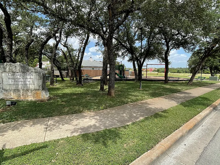 1904 Hollow Ridge Dr — Photo 20