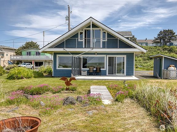 2nd image of 47811 Pacific Avenue