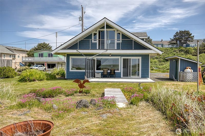 2nd image of 47811 Pacific Avenue