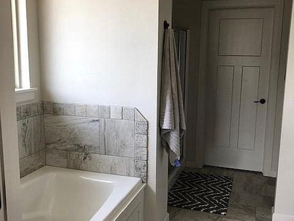 4th image of 937 N Windermere Dr