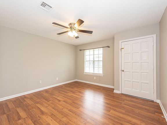 2nd image of 110 Saint Nicholas Dr