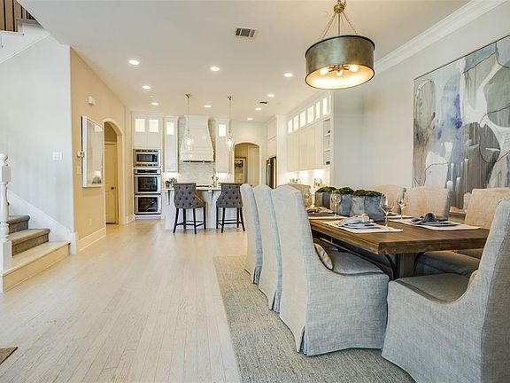 4th image of 3205 Renoir Ln