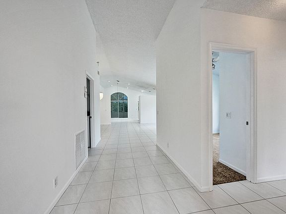 5th image of 9813 Lemonwood Way