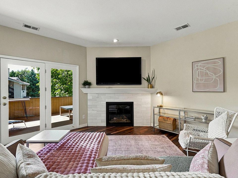 1st image of 2946 Kalmia Ave #47