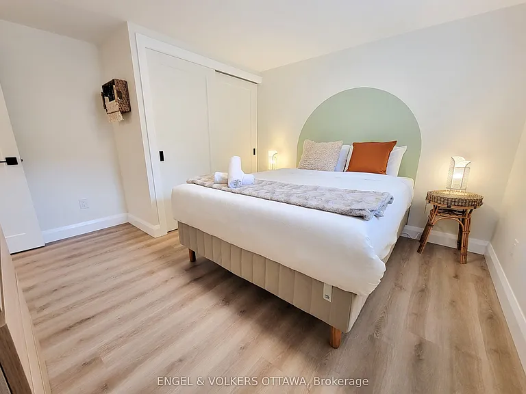 2075 Balharrie Ave #B — Photo 12