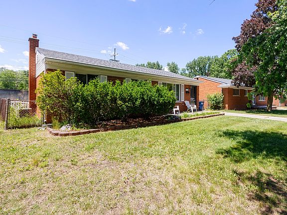 4th image of 7543 N Wildwood St