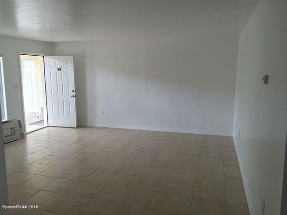 4th image of 1432 Parkway Dr APT 12B