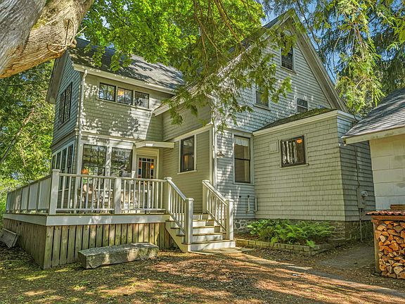 2nd image of 218 Broadway (Shaw Avenue) Street