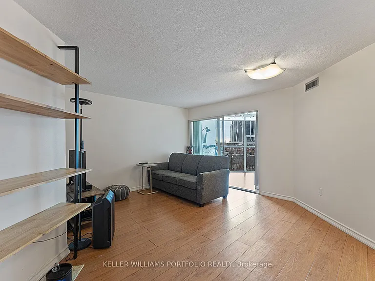 705 King St W #601 — Photo 4
