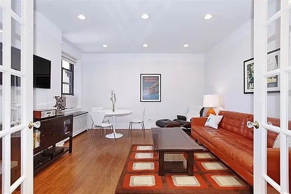 Rented by Compass | media 12