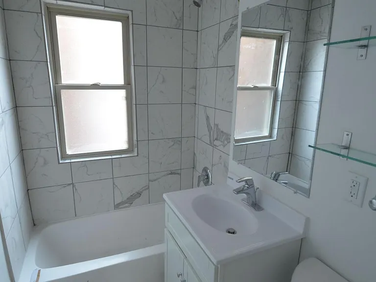Riverview Red Door Living — Photo 14