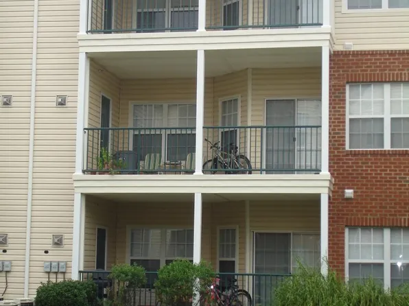 830 Brassie Ln, Glen Allen, VA 23059