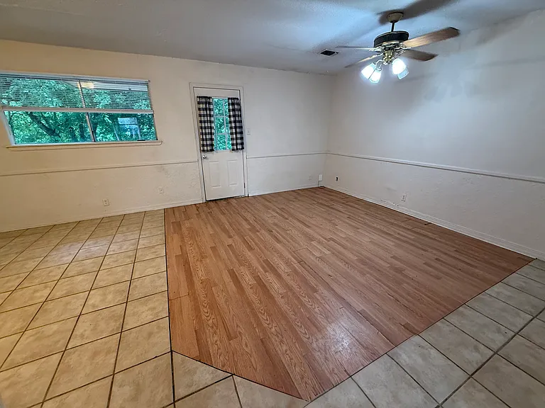 1238 Carla St — Photo 5