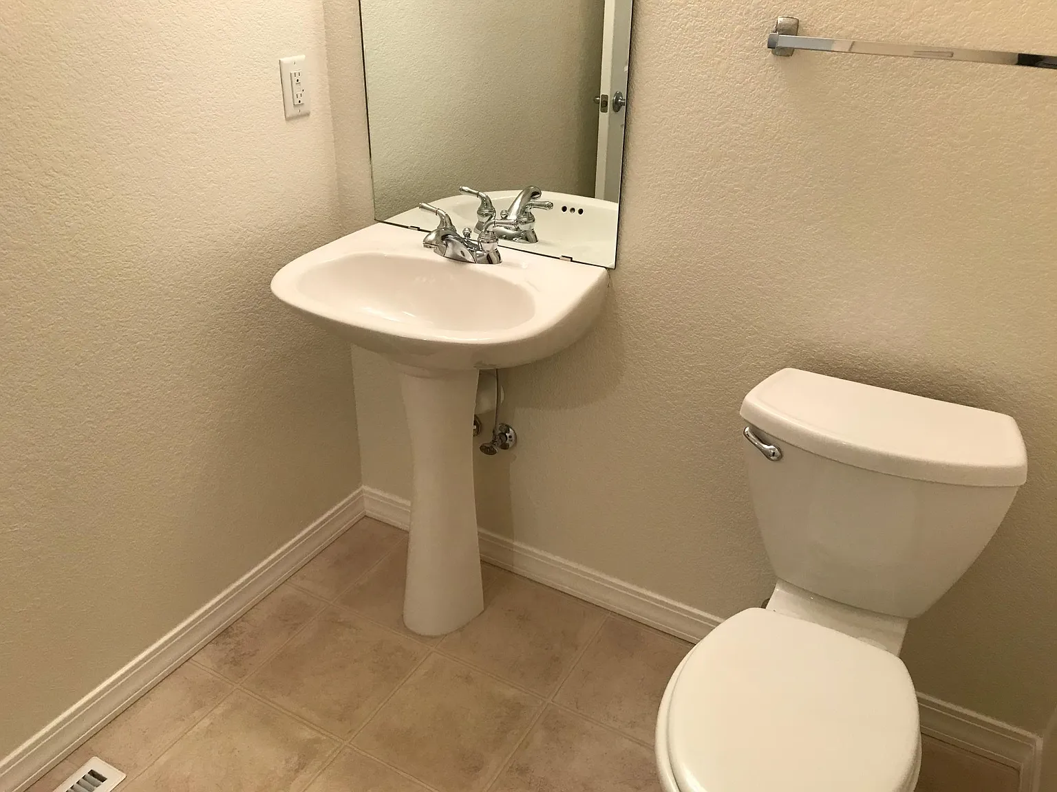 2 bed, 2.5 bath, 1746 sqft, $2,150 — Photo 4