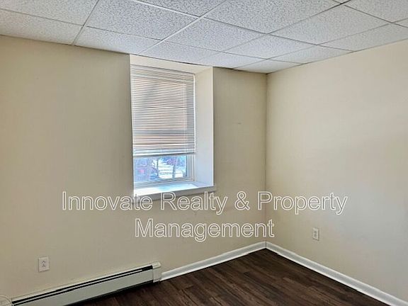 5th image of 29 E Logan Ave APT 3