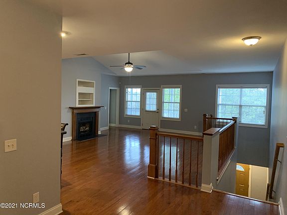 5th image of 1944 Tara Ct APT 204