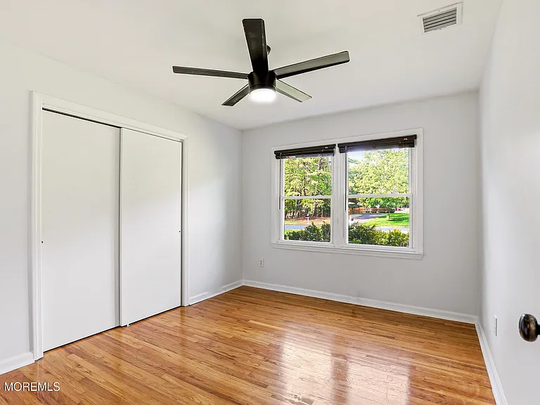 2021 Paterson Ave — Photo 16