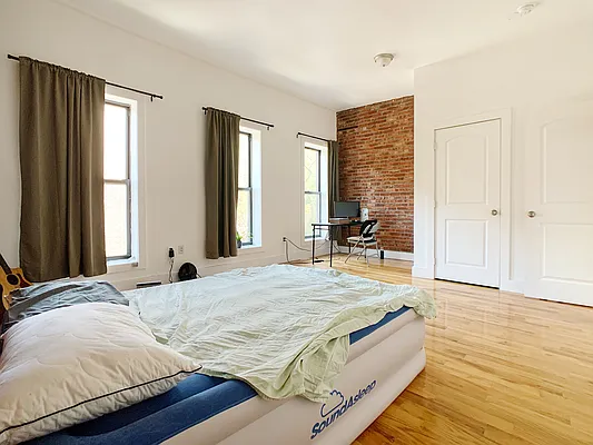 Rented by Compass | media 7