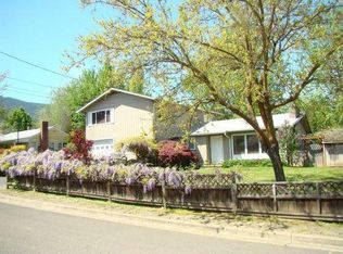 717 Park St, Ashland, OR 97520