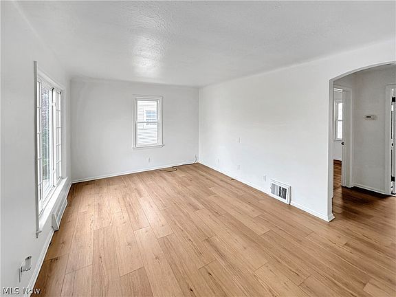 3rd image of 5811 Orchard Ave