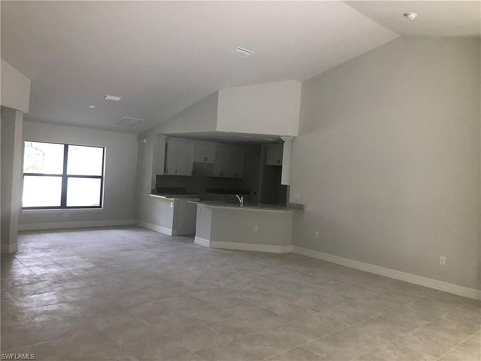 2nd image of 402 Cortez Ave