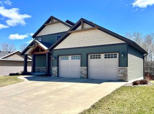 5243 Forest Knoll Dr SE, Rochester, MN 55904